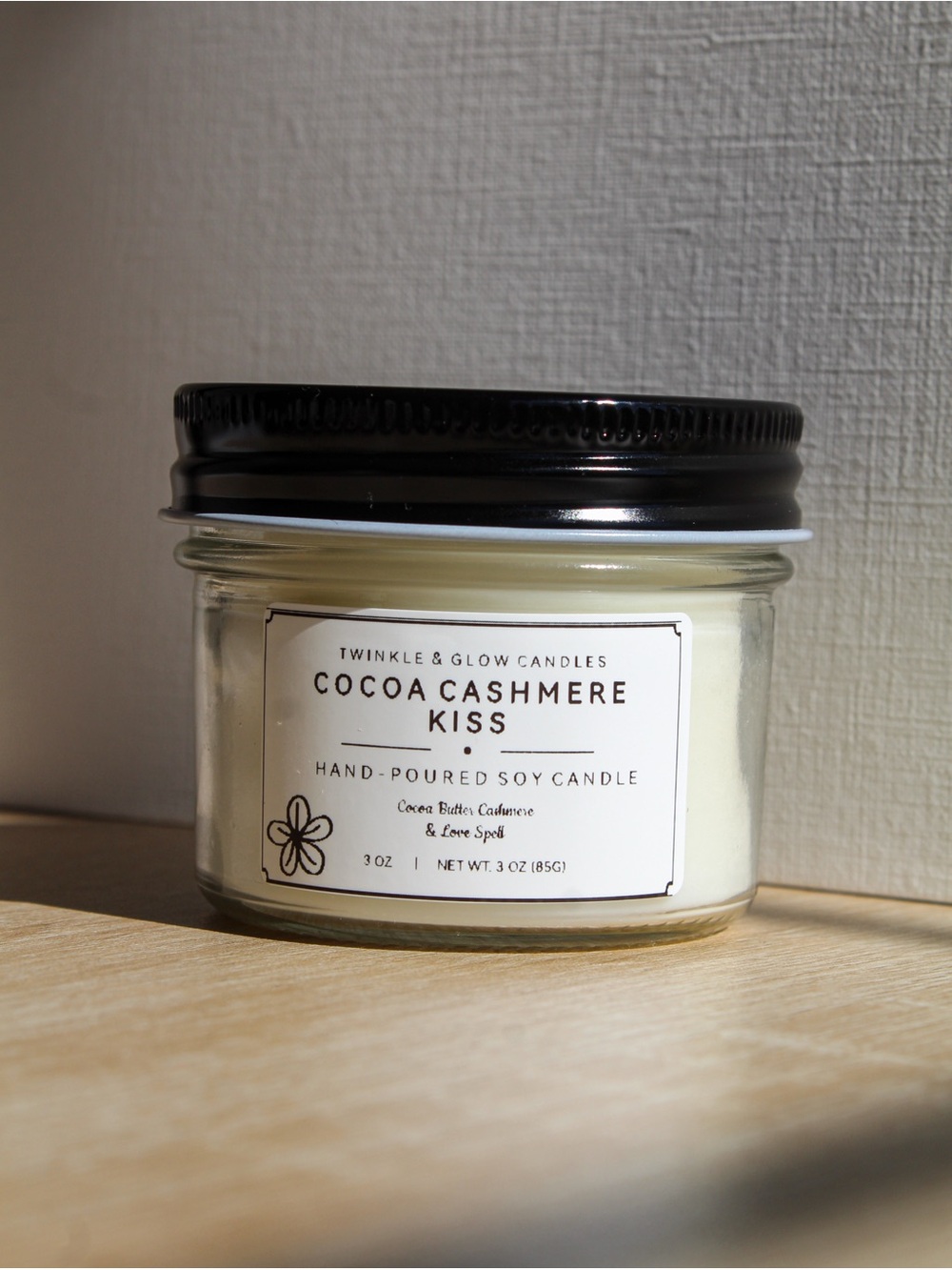 Twinkle & Glow 3oz Cocoa Cashmere Kiss Soy Candle - Cream with Black Lid